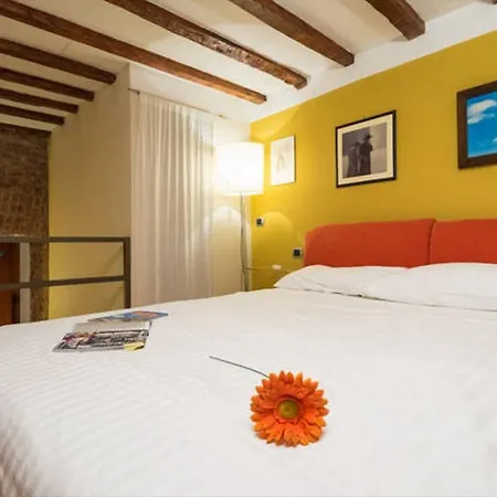 Romantic Porta Venezia Apartment Milan