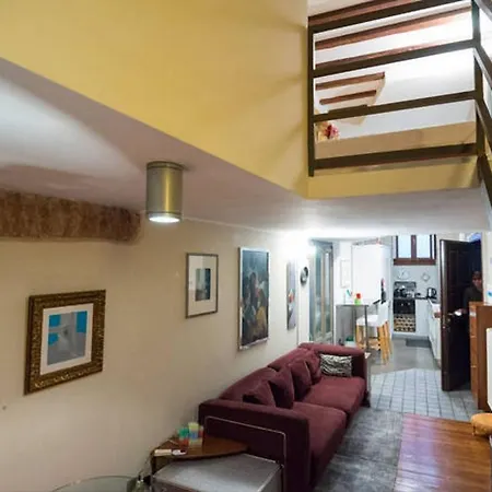 Romantic Porta Venezia Apartment